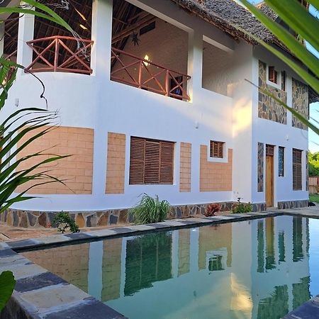 Diani Yoga Barn Acomodação com café da manhã Ukunda Exterior foto