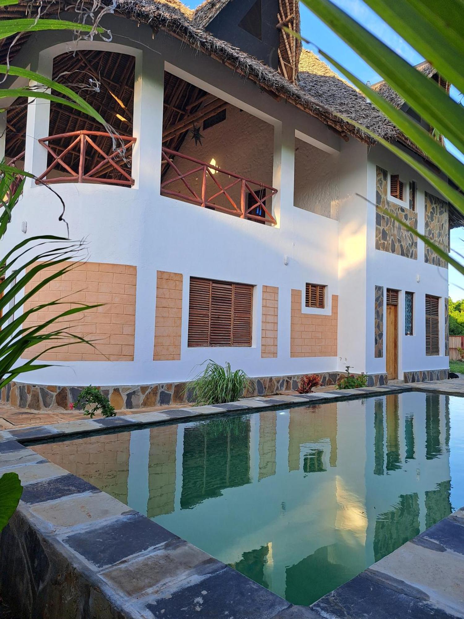 Diani Yoga Barn Acomodação com café da manhã Ukunda Exterior foto
