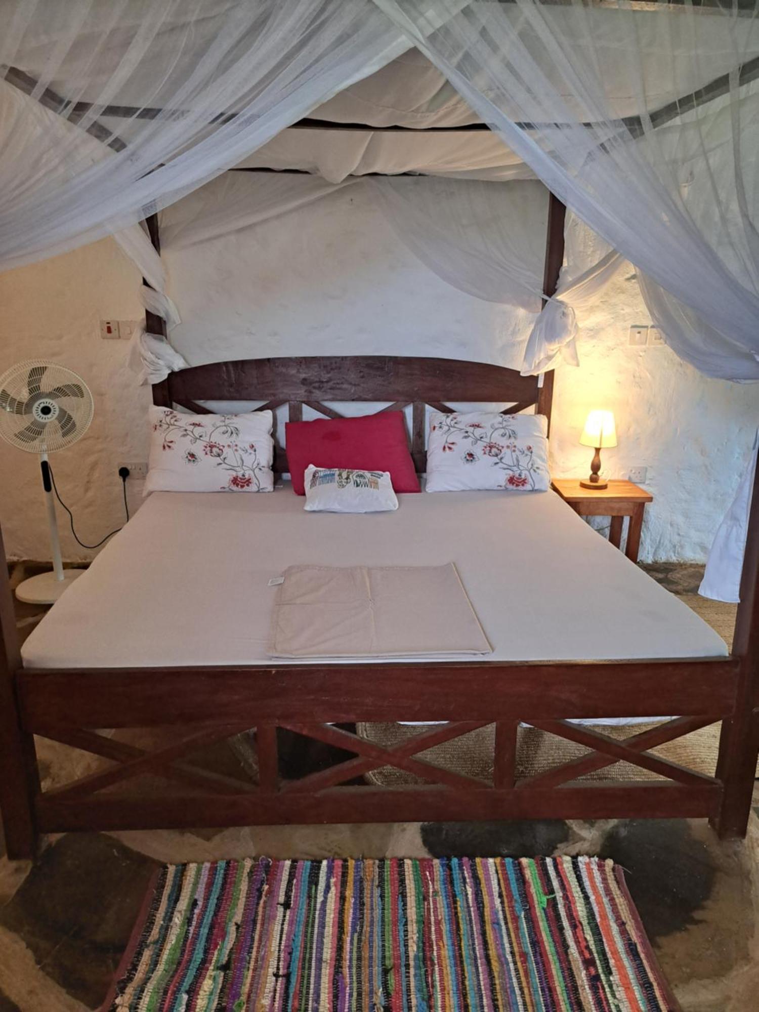 Diani Yoga Barn Acomodação com café da manhã Ukunda Exterior foto