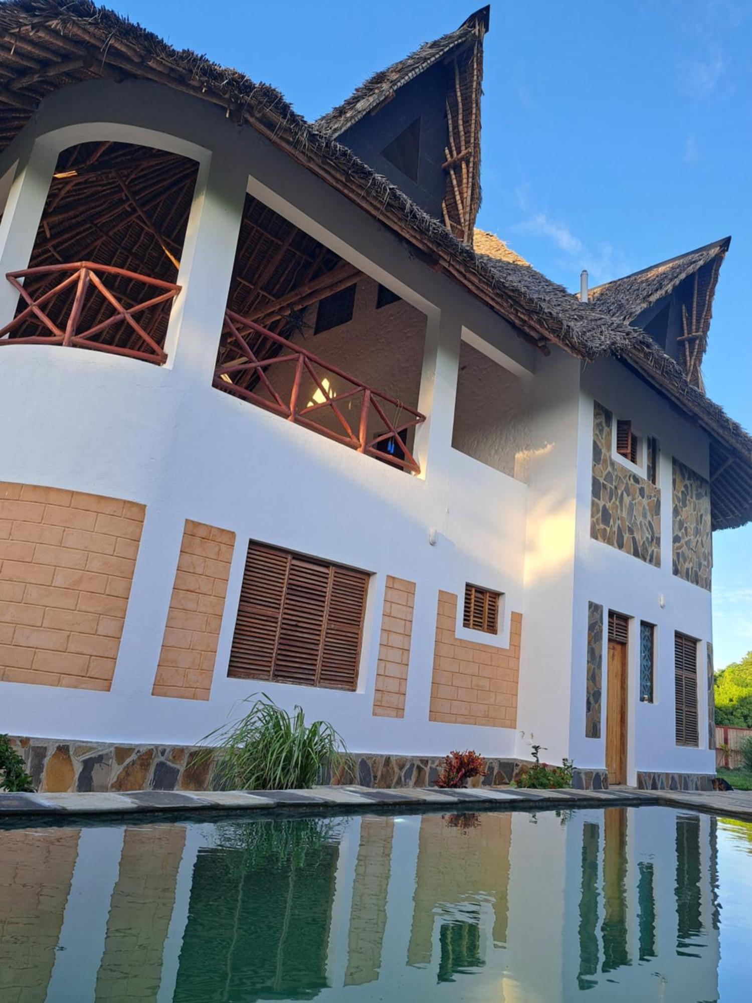 Diani Yoga Barn Acomodação com café da manhã Ukunda Exterior foto