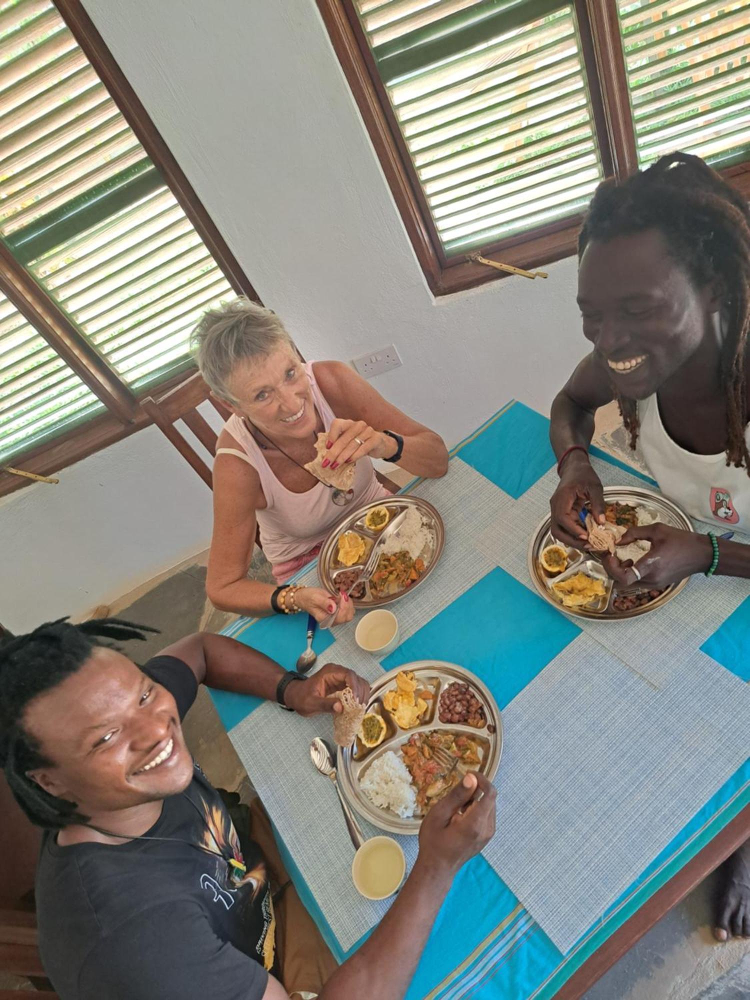 Diani Yoga Barn Acomodação com café da manhã Ukunda Exterior foto